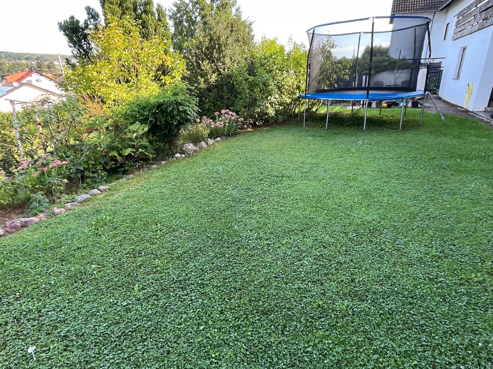 BILSDORF : 2019 renovierter BUNGALOW mit 1350 m² TRAUMGARTEN !