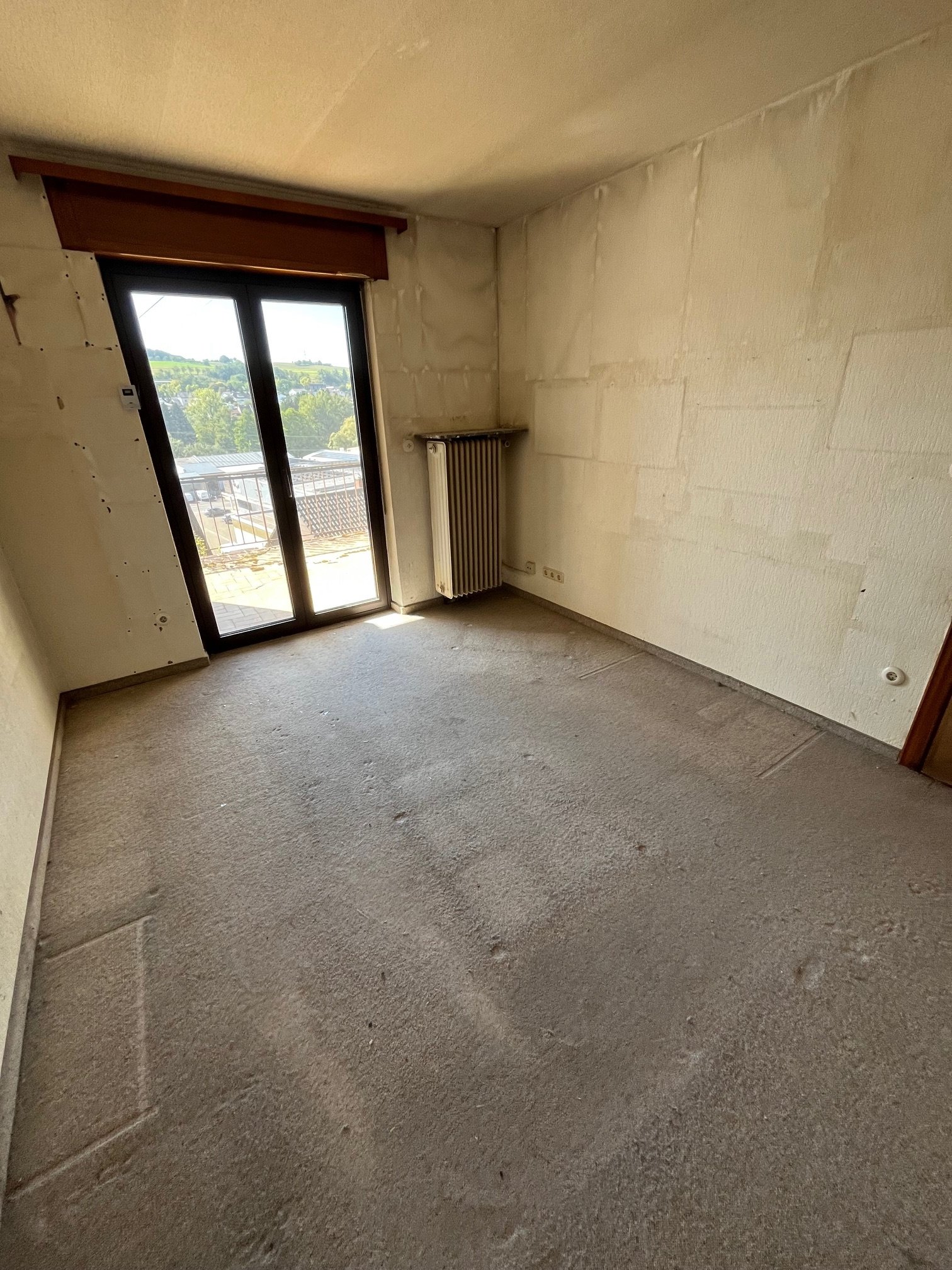 EPPELBORN : HANDWERKERHAUS mit POTENTIAL und guter RAUMAUFTEILUNG !