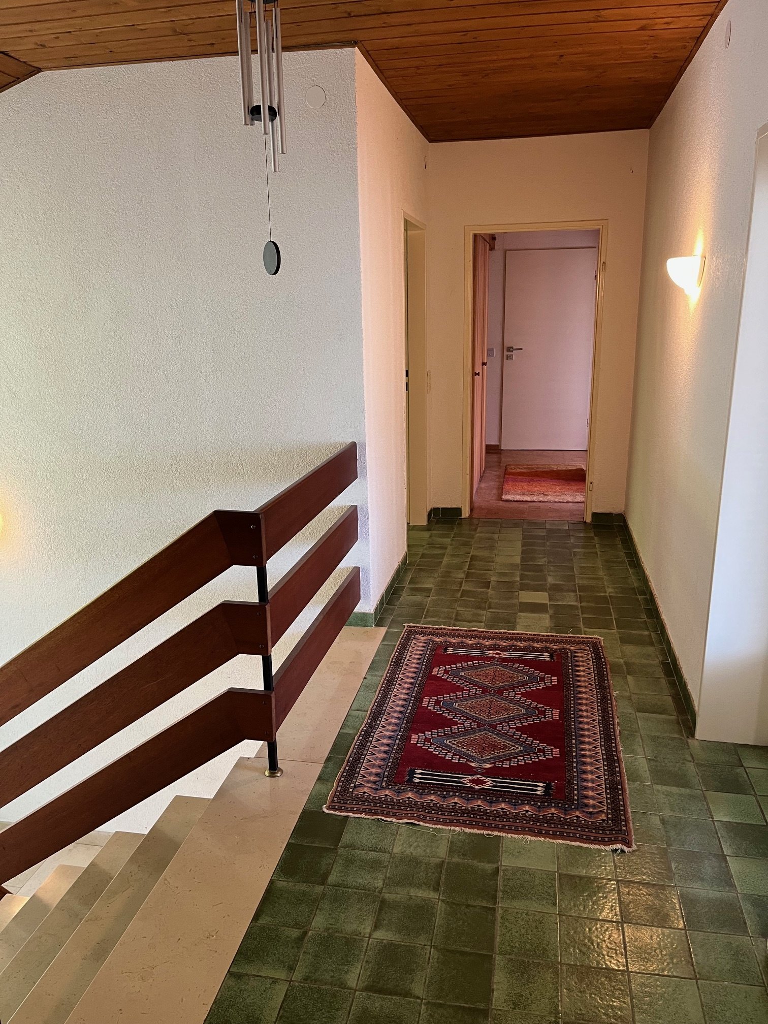 DIRMINGEN: Großzügiger Bungalow mit ELW und Photovoltaikanlage in idyllischer Höhenlage!