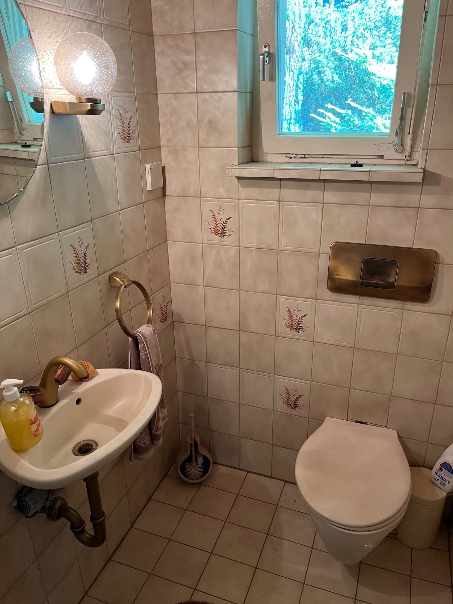 DIRMINGEN: Großzügiger Bungalow mit ELW und Photovoltaikanlage in idyllischer Höhenlage!
