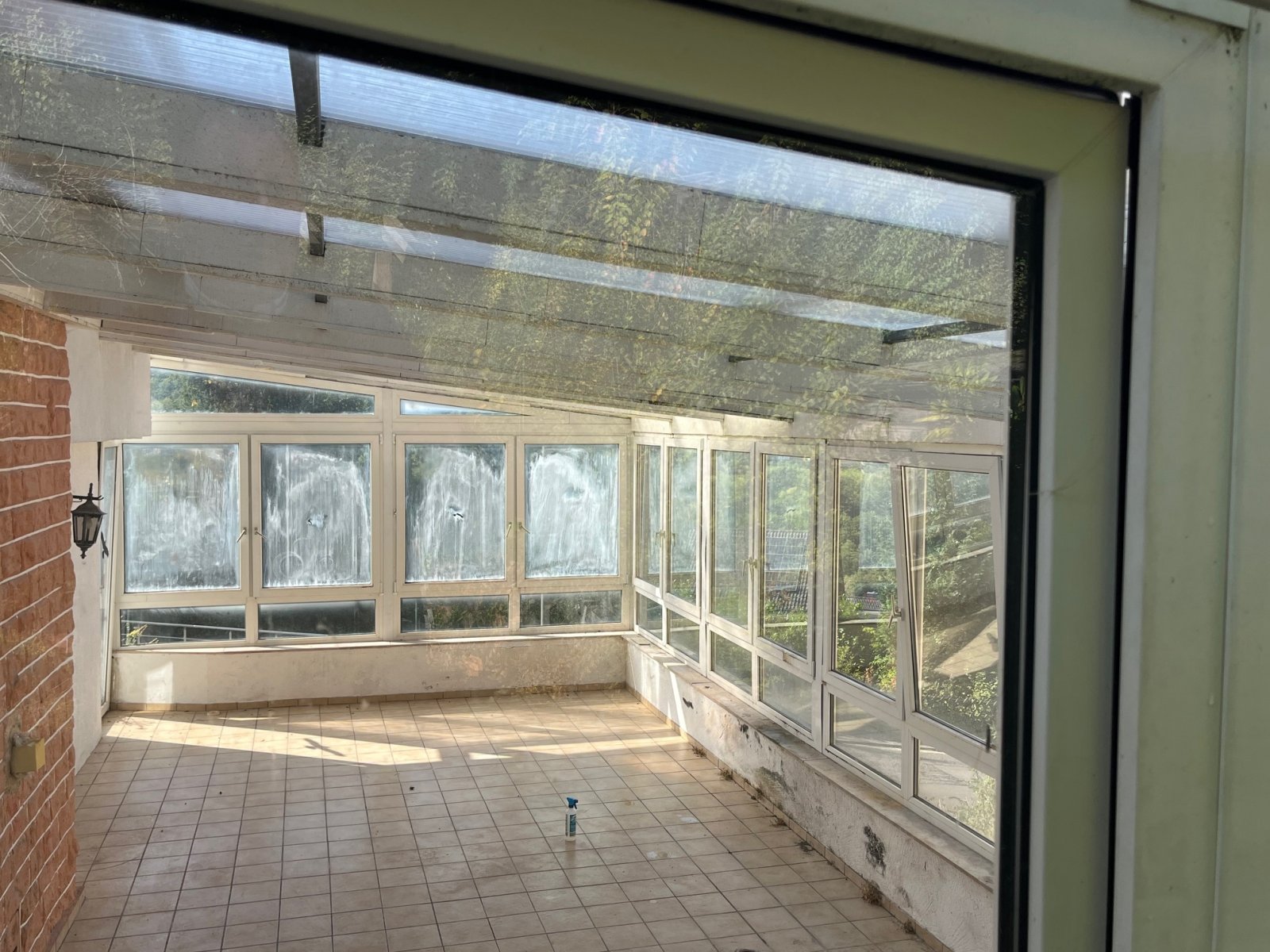 DIRMINGEN: Großzügiger Bungalow mit ELW und Photovoltaikanlage in idyllischer Höhenlage!