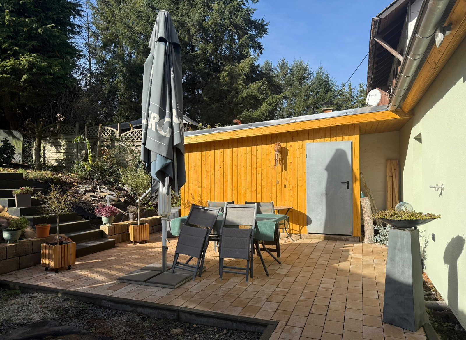 ASCHBACH : WOHNFERTIG saniertes SCHMUCKSTÜCK mit schönem GARTEN ! 