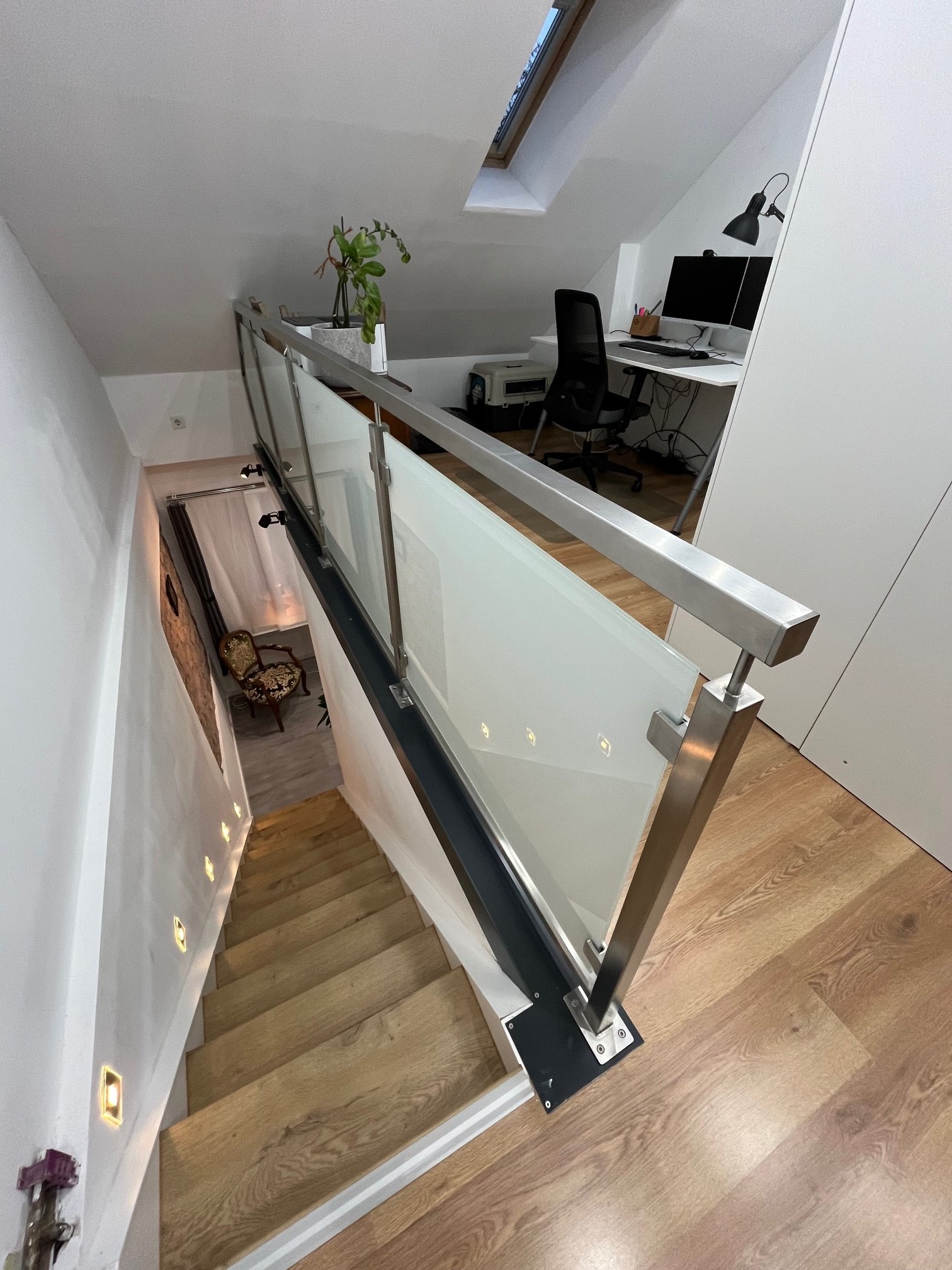 ASCHBACH : WOHNFERTIG saniertes SCHMUCKSTÜCK mit schönem GARTEN ! 