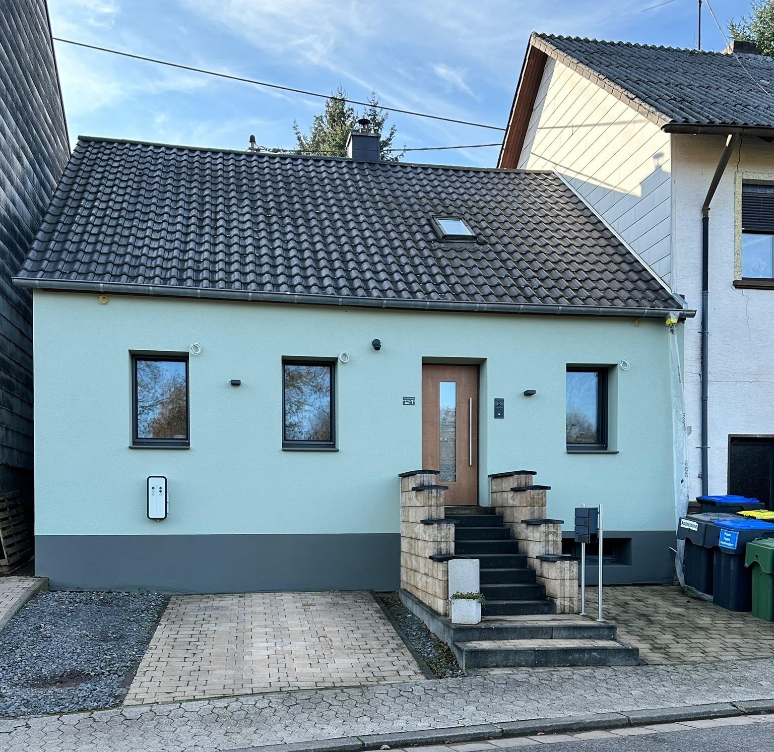 ASCHBACH : WOHNFERTIG saniertes SCHMUCKSTÜCK mit schönem GARTEN ! 