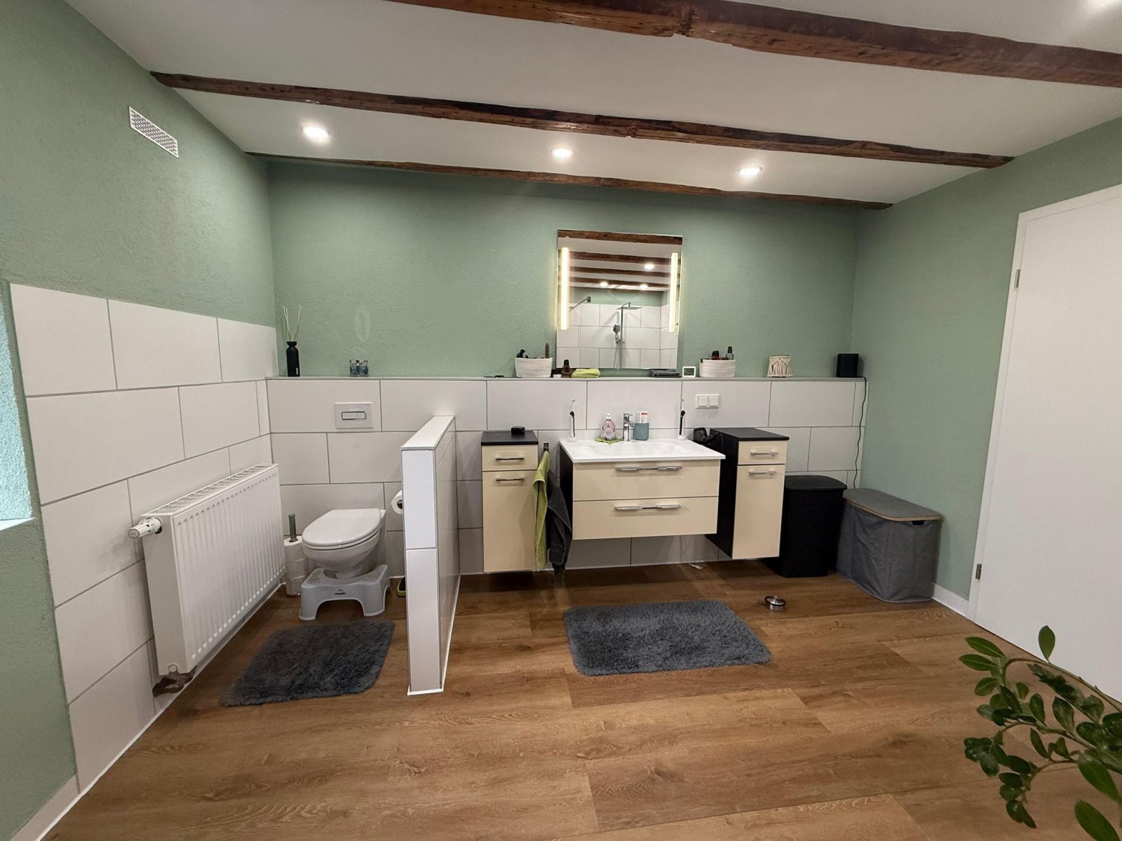 ASCHBACH : WOHNFERTIG saniertes SCHMUCKSTÜCK mit schönem GARTEN ! 