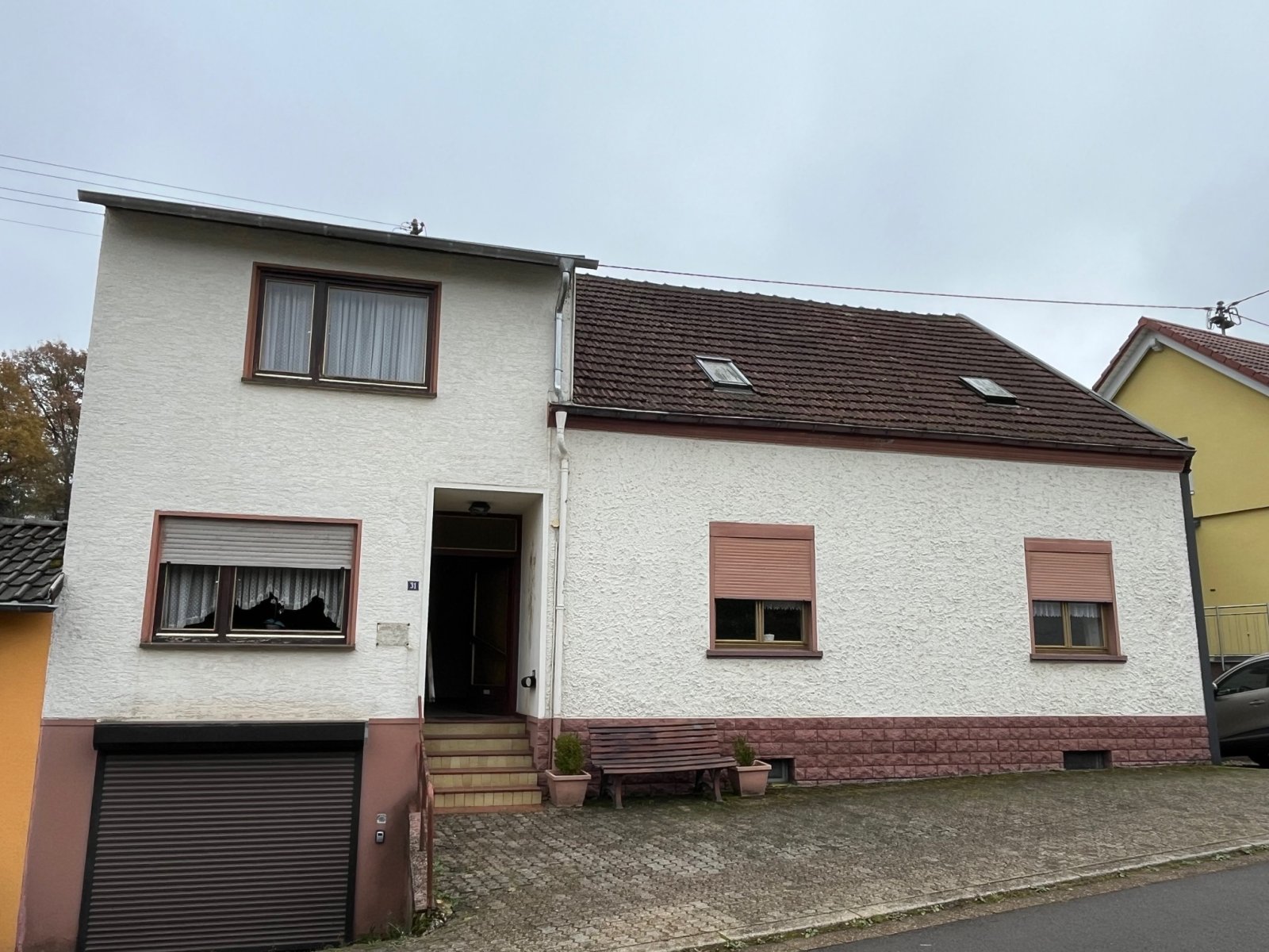 HÜTTERSDORF : GROSSES Haus (ca. 200 m² WF ) mit BACHLAUF für HANDWERKER in ruhiger LAGE !