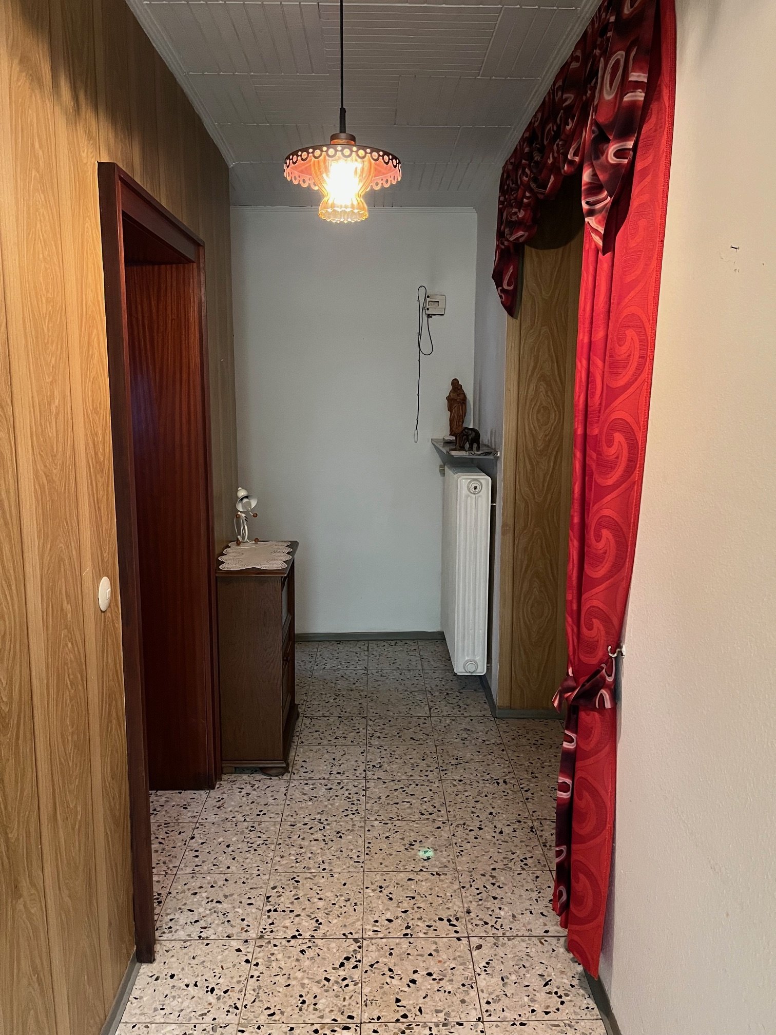 HÜTTERSDORF : GROSSES Haus (ca. 200 m² WF ) mit BACHLAUF für HANDWERKER in ruhiger LAGE !