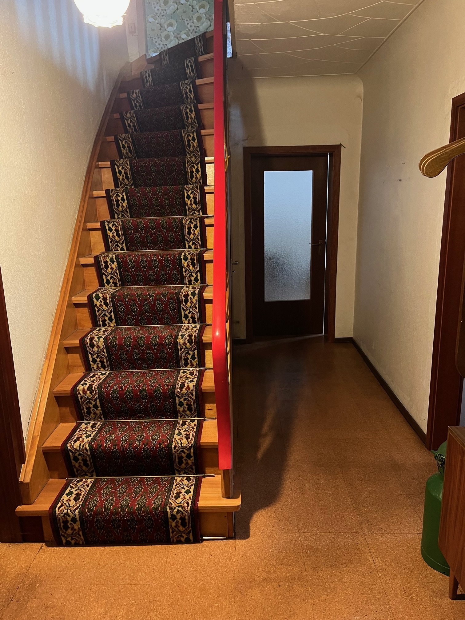 HÜTTERSDORF : GROSSES Haus (ca. 200 m² WF ) mit BACHLAUF für HANDWERKER in ruhiger LAGE !