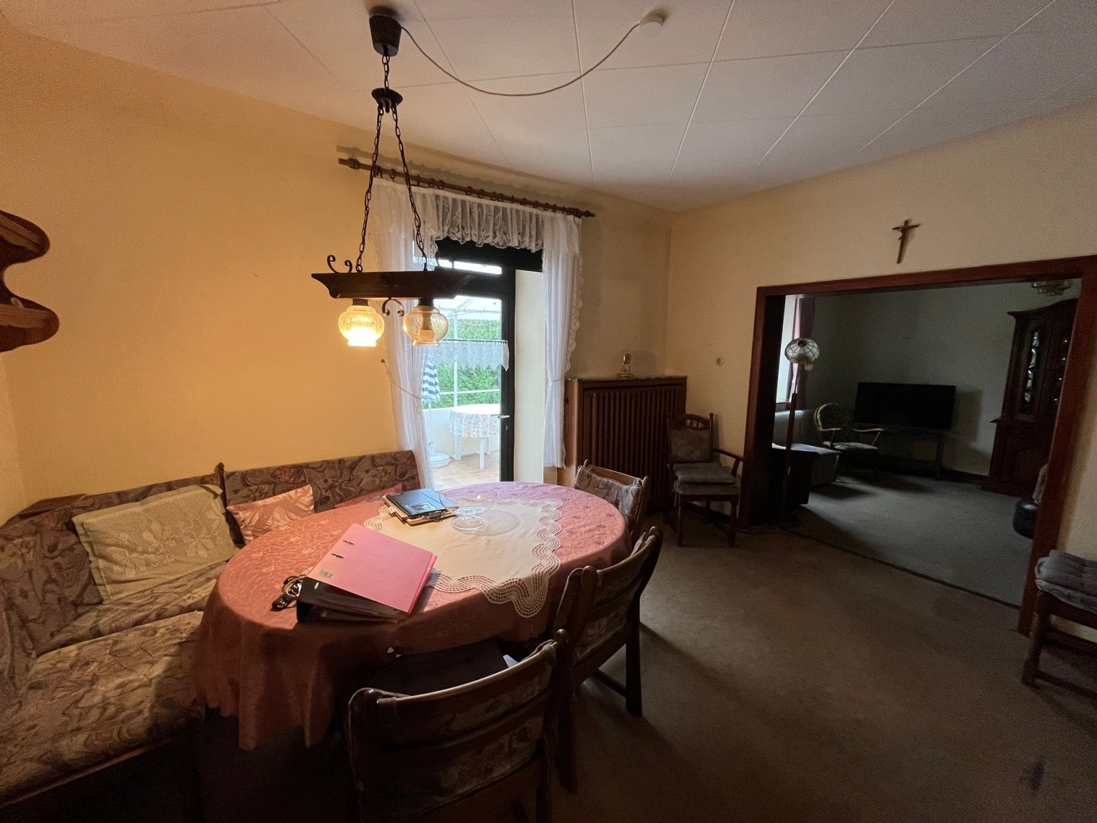 HÜTTERSDORF : GROSSES Haus (ca. 200 m² WF ) mit BACHLAUF für HANDWERKER in ruhiger LAGE !