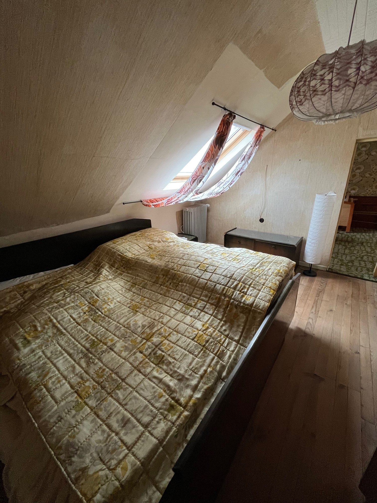 HÜTTERSDORF : GROSSES Haus (ca. 200 m² WF ) mit BACHLAUF für HANDWERKER in ruhiger LAGE !