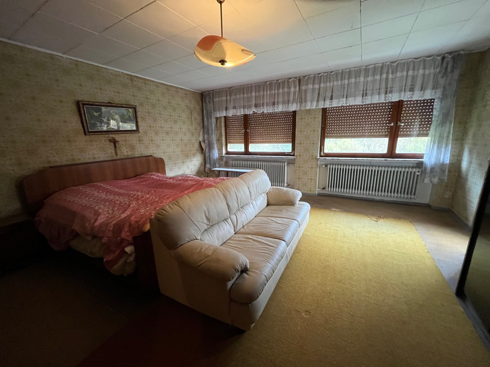 HÜTTERSDORF : GROSSES Haus (ca. 200 m² WF ) mit BACHLAUF für HANDWERKER in ruhiger LAGE !