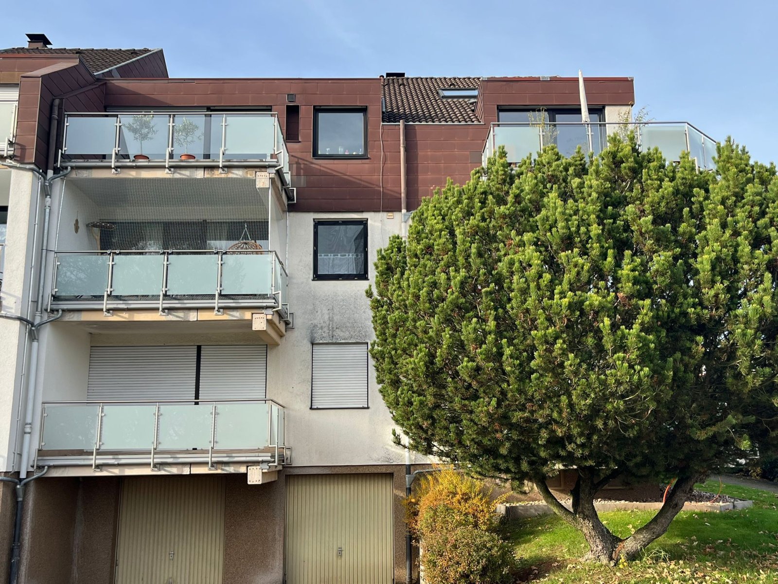 Schmelz: Vermietete 2 ZKB - Wohnung mit Balkon und Stellplatz !