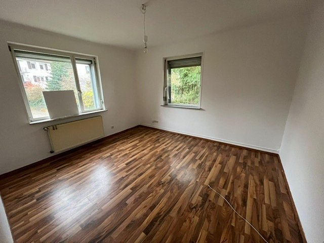 SCHEIDT : Stilvolles 3 - Familienhaus mit POTENTIAL in ruhiger LAGE !