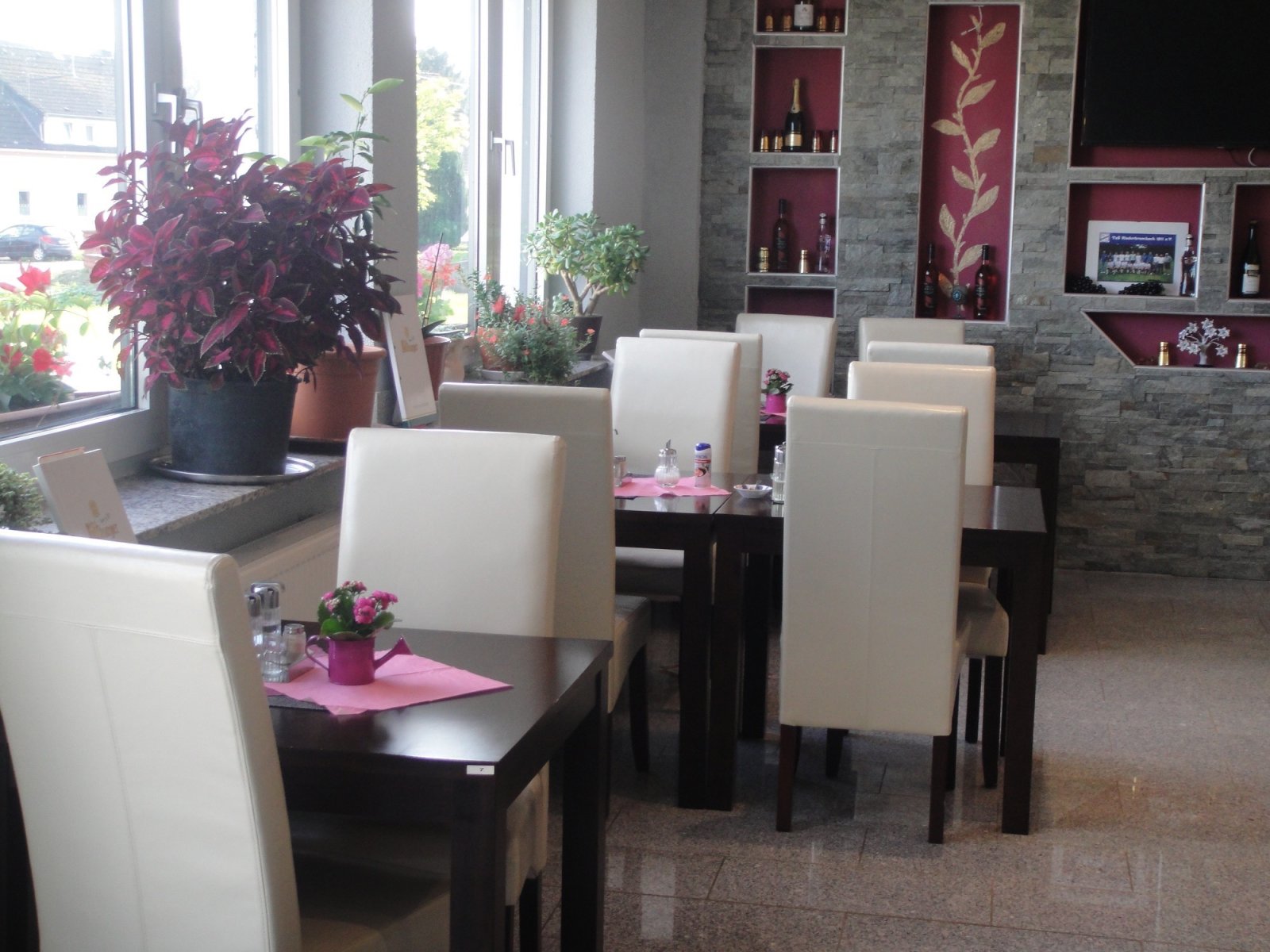 HOPPSTÄDTEN - WEIERSBACH : KAPITALANLAGE mit 5 WOHNUNGEN und 1 Gewerbeeinheit !