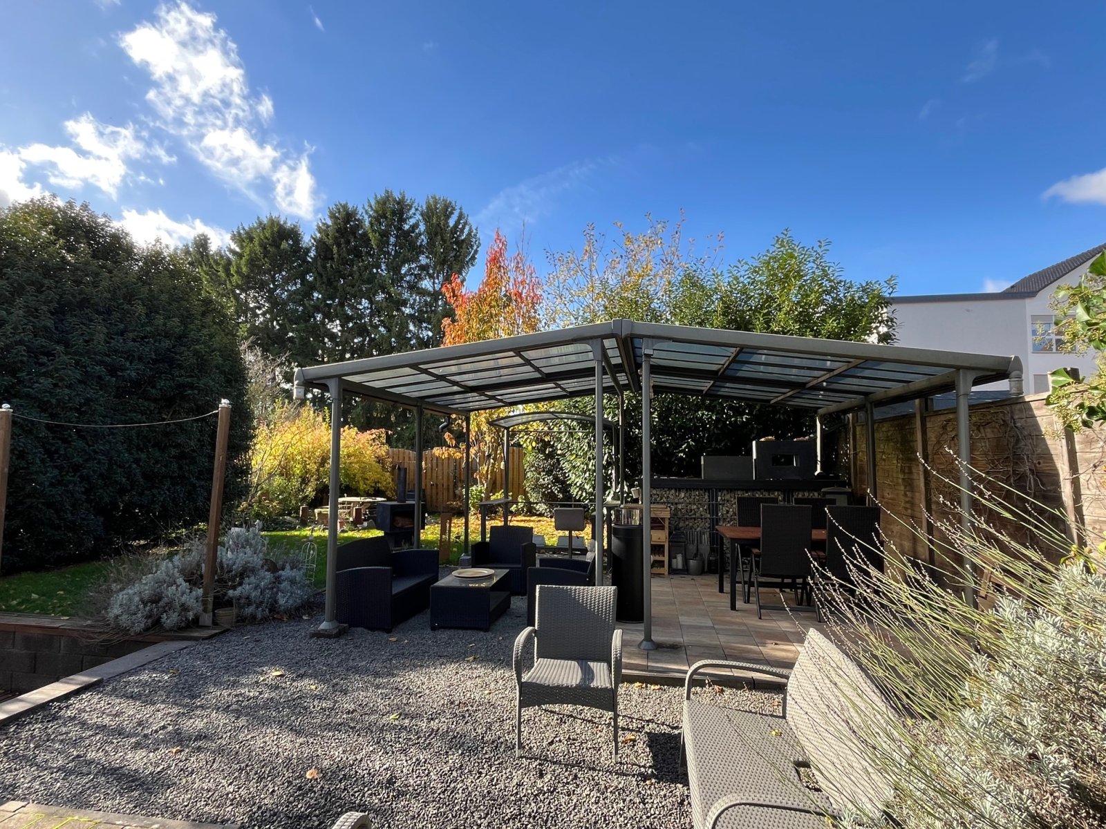 LEBACH :  WOHNFERTIG modernisiert in CITY - NAHER Lage mit tollem GARTEN !   