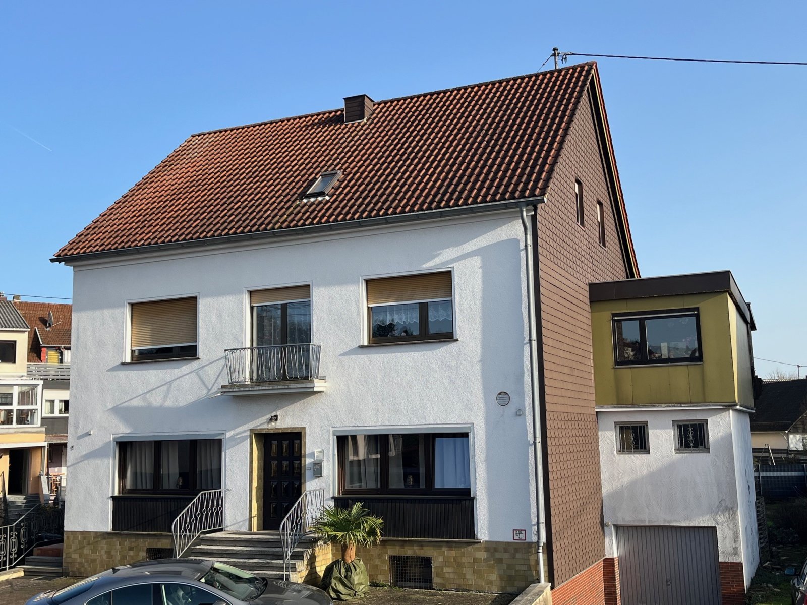 SCHMELZ : Großzügiges OBJEKT mit POTENTIAL und PV - ANLAGE in Zentrumsnähe !