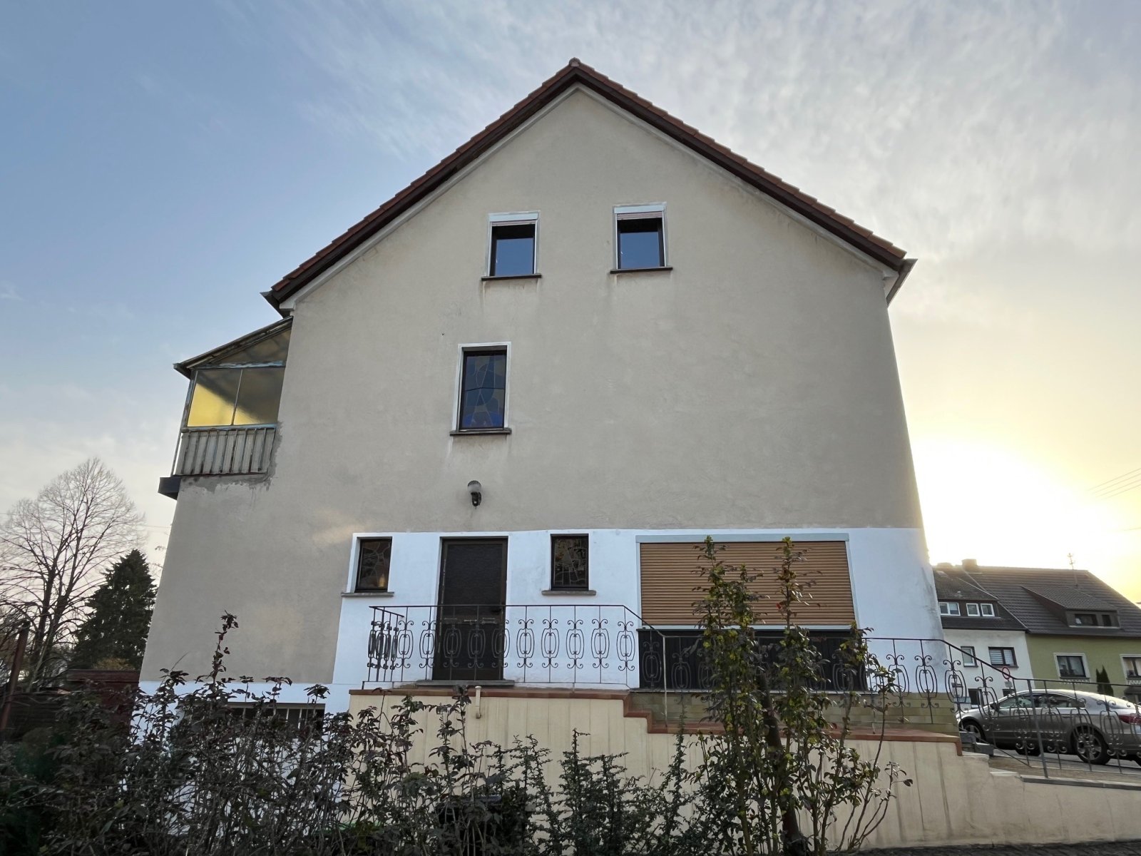 SCHMELZ : Großzügiges OBJEKT mit POTENTIAL und PV - ANLAGE in Zentrumsnähe !