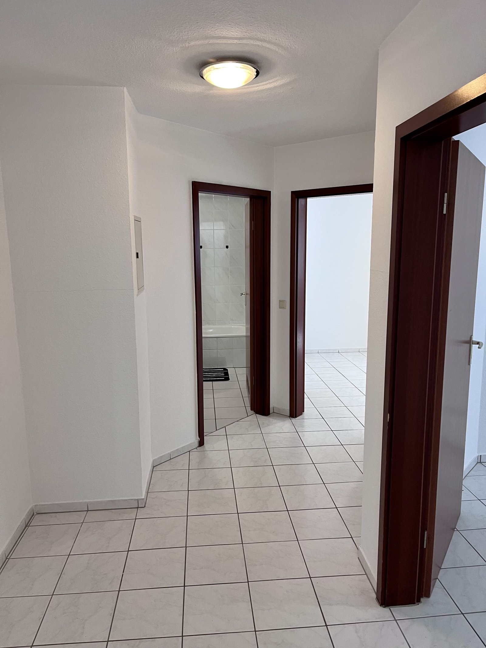 SCHEIDT : Gepflegte 3 ZKB - Wohnung zum SELBSTBEZUG oder KAPITALANLAGE !