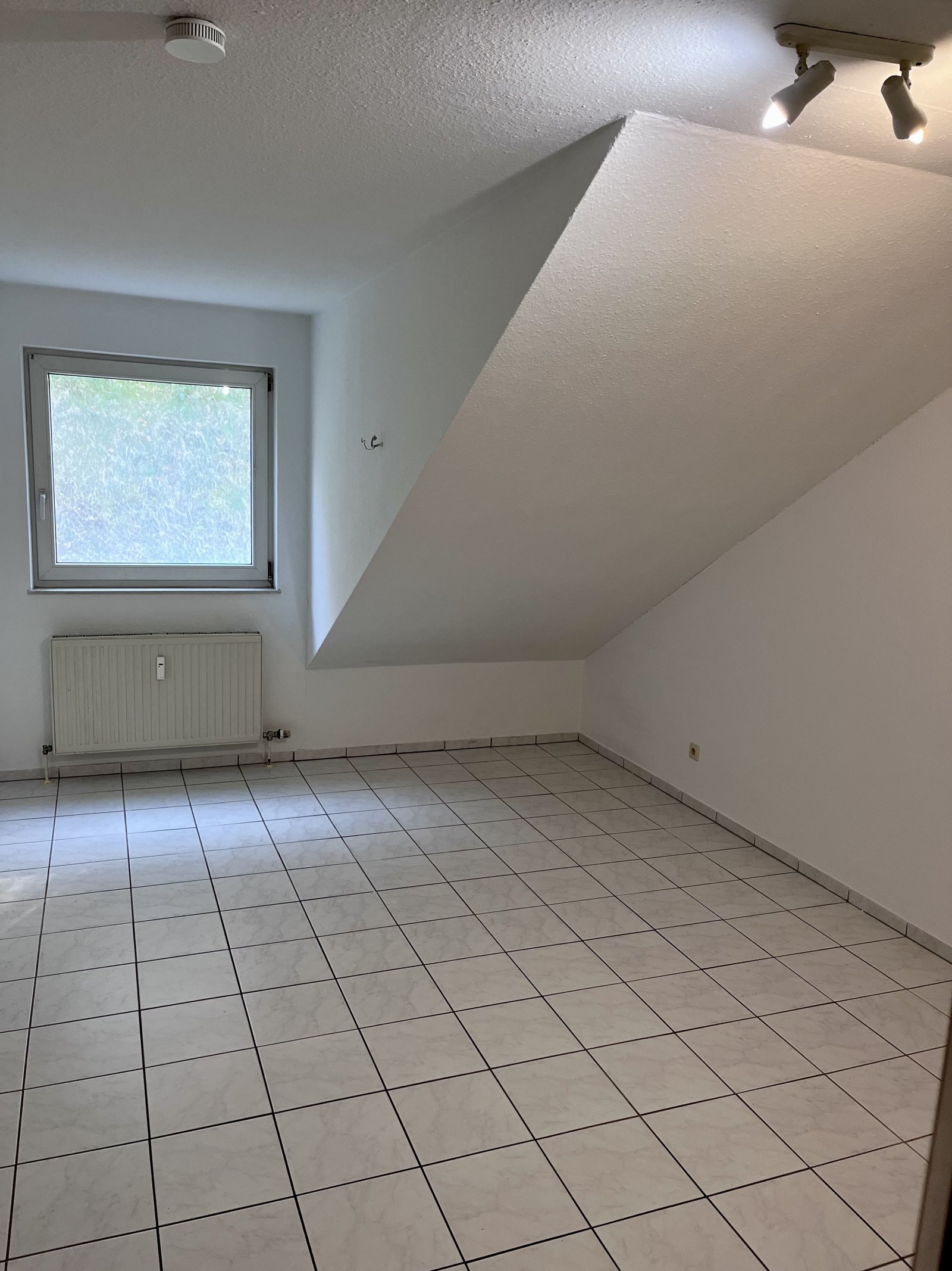 SCHEIDT : Gepflegte 3 ZKB - Wohnung zum SELBSTBEZUG oder KAPITALANLAGE !