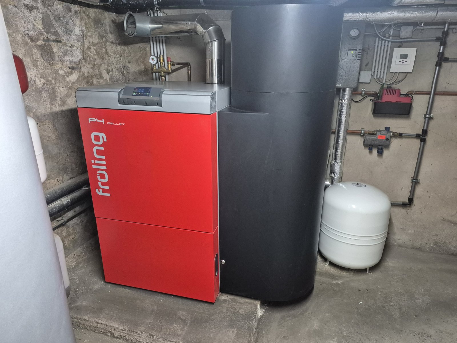 LIMBACH : 2014 energetisch SANIERTES Wohn- & Geschäftshaus mit PELLET - HEIZUNG !