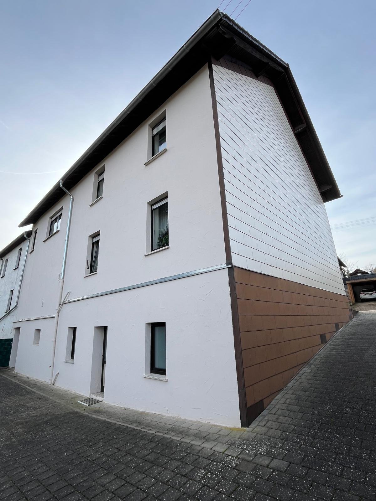 GRESAUBACH : Gepflegtes und solides HAUS mit AUSBAUKAPAZITÄT  !