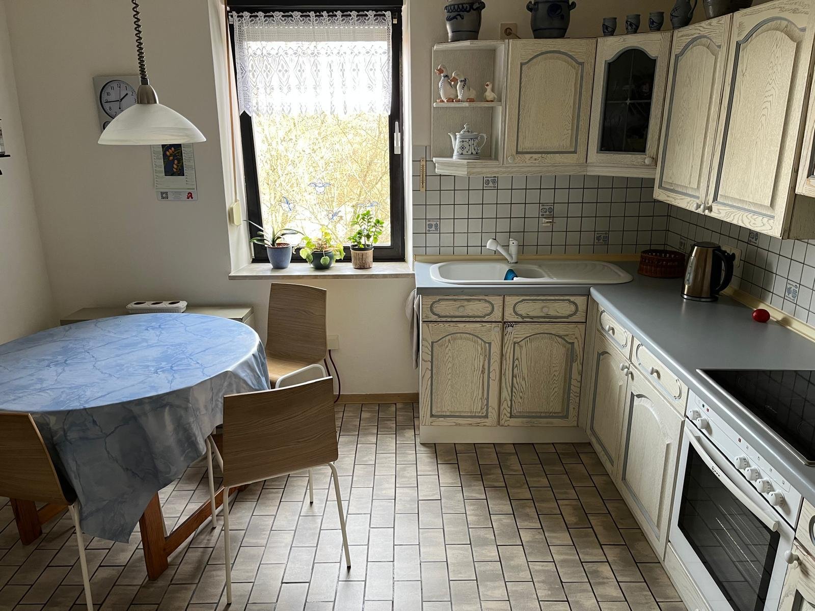 GRESAUBACH : Gepflegtes und solides HAUS mit AUSBAUKAPAZITÄT  !