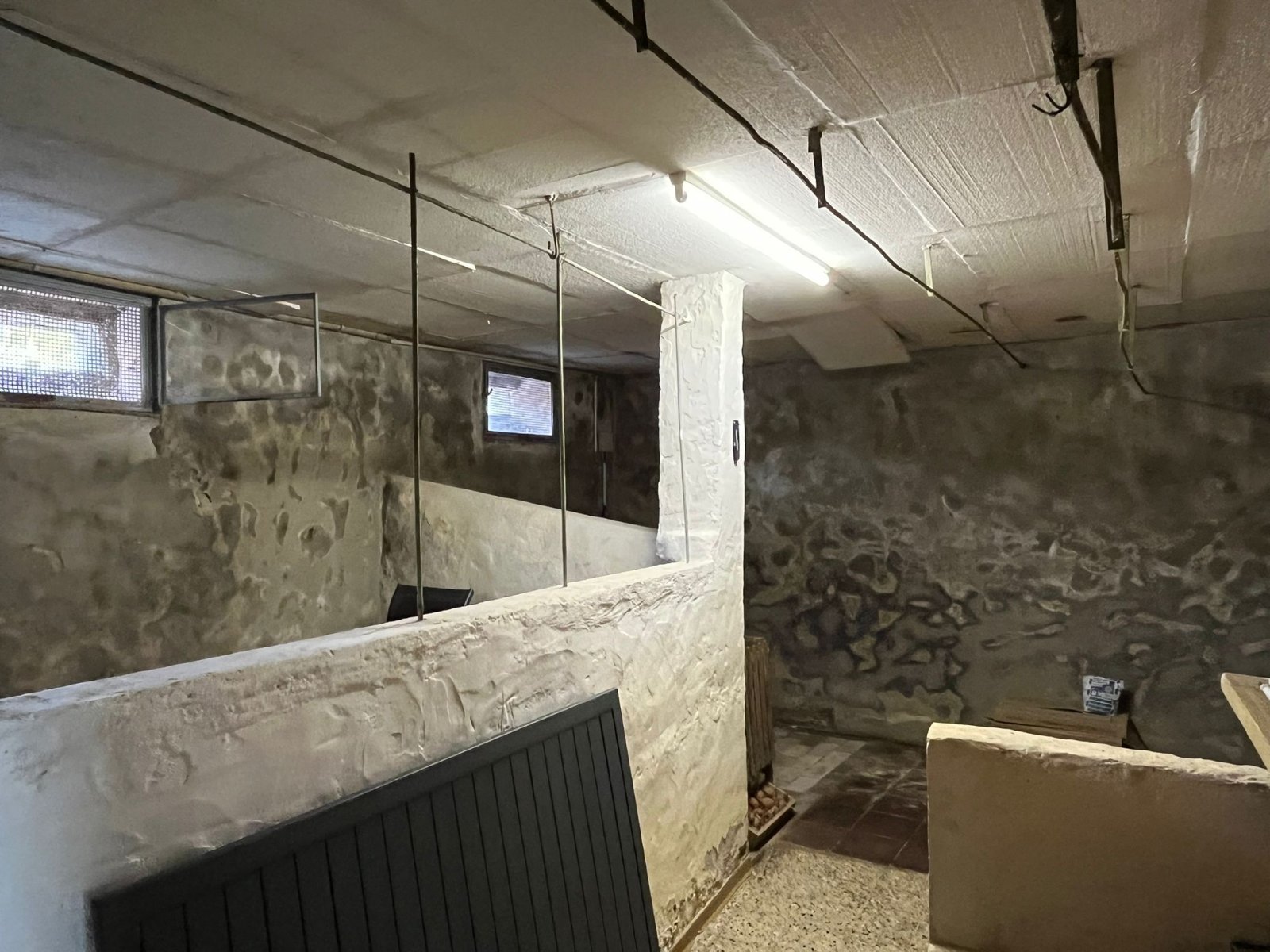 GRESAUBACH : Gepflegtes und solides HAUS mit AUSBAUKAPAZITÄT  !