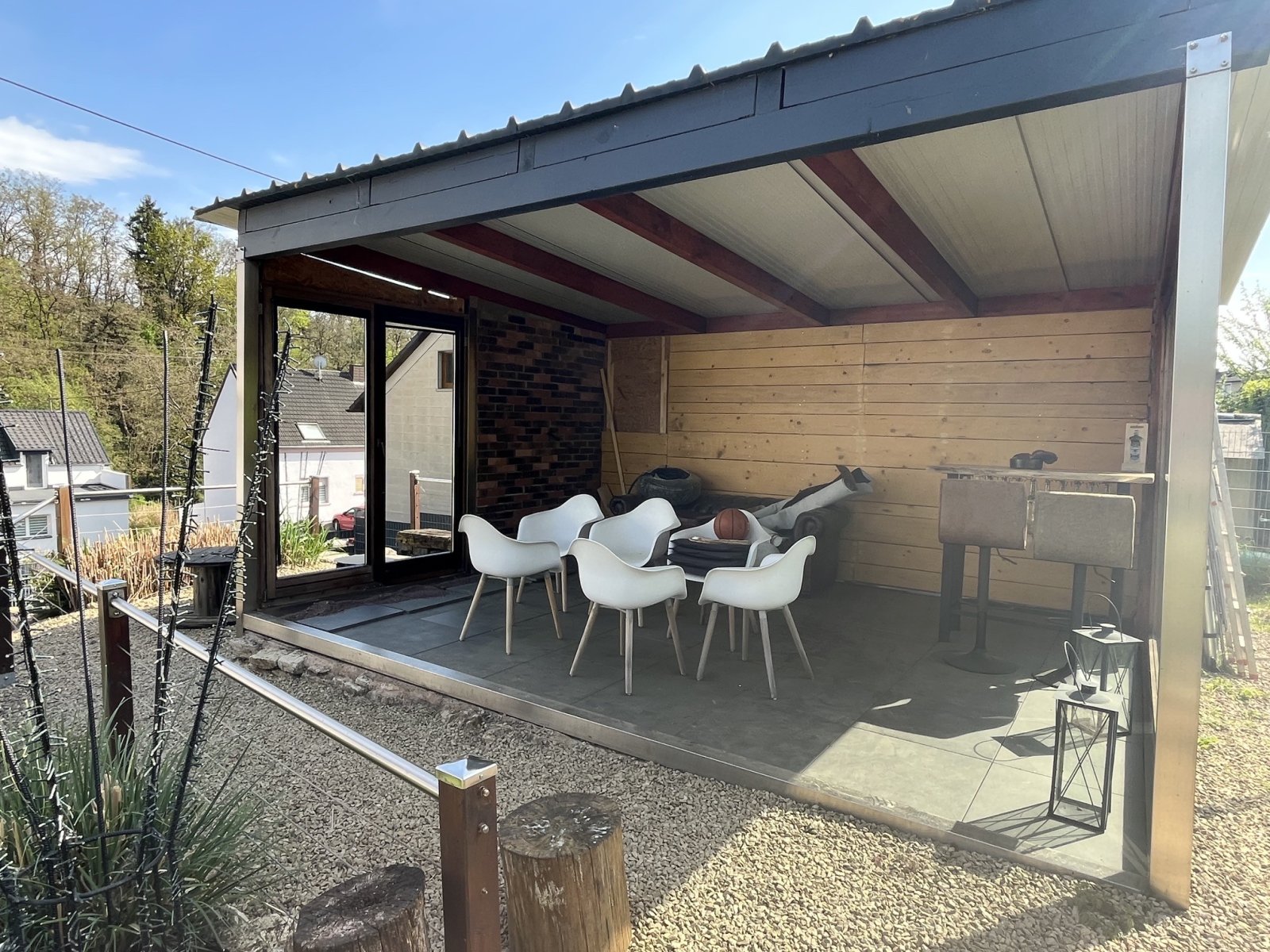 PIESBACH : WOHNFERTIG saniertes 2 - Familienhaus mit tollem Garten in Waldrandnähe !