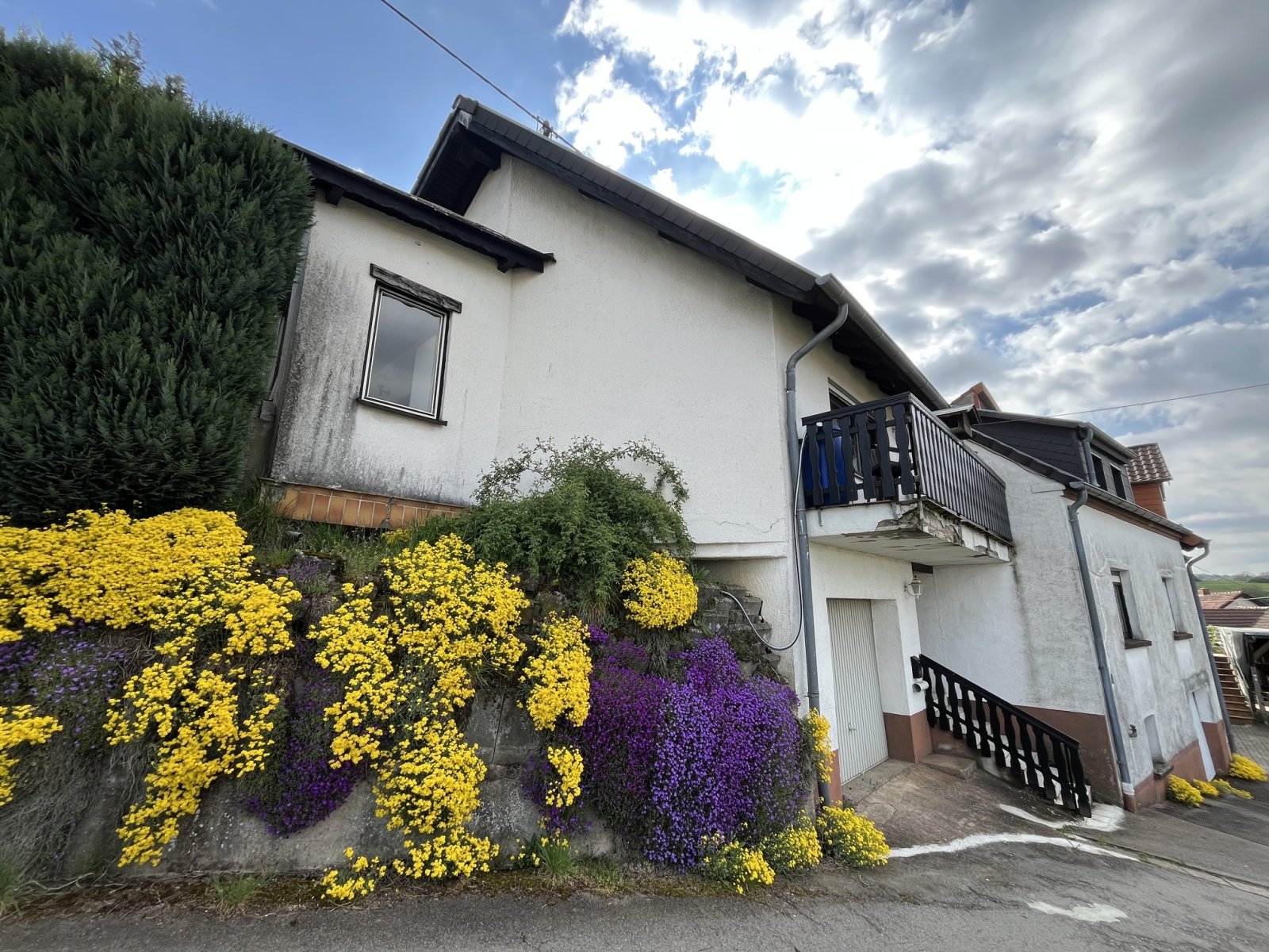 SCHEUERN : Haus mit EINLIEGERWOHNUNG für HANDWERKER in HÖHENLAGE mit WEITBLICK !