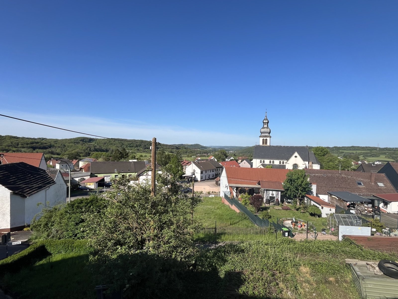 SCHEUERN : Haus mit EINLIEGERWOHNUNG für HANDWERKER in HÖHENLAGE mit WEITBLICK !