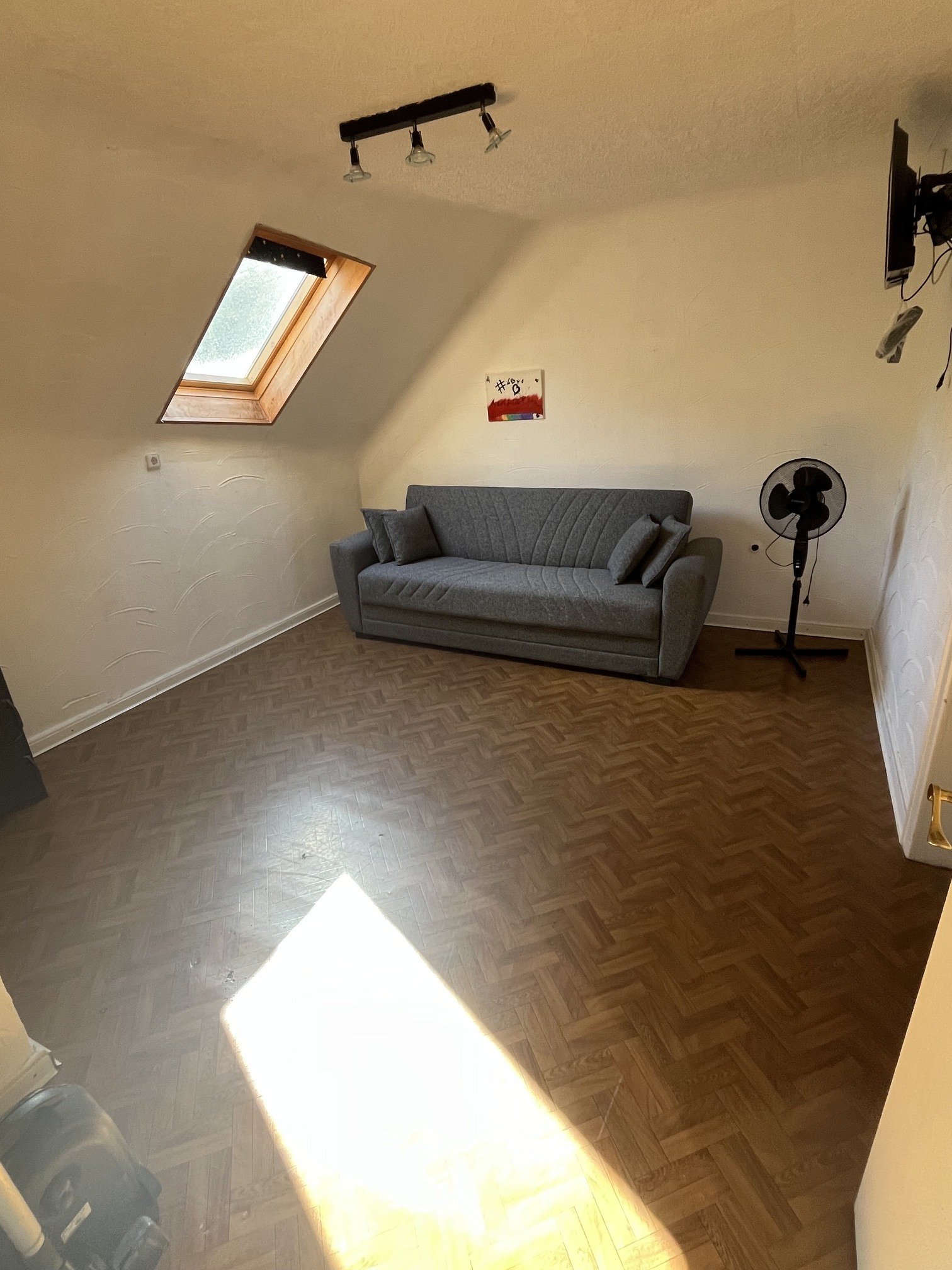 SCHEUERN : Haus mit EINLIEGERWOHNUNG für HANDWERKER in HÖHENLAGE mit WEITBLICK !