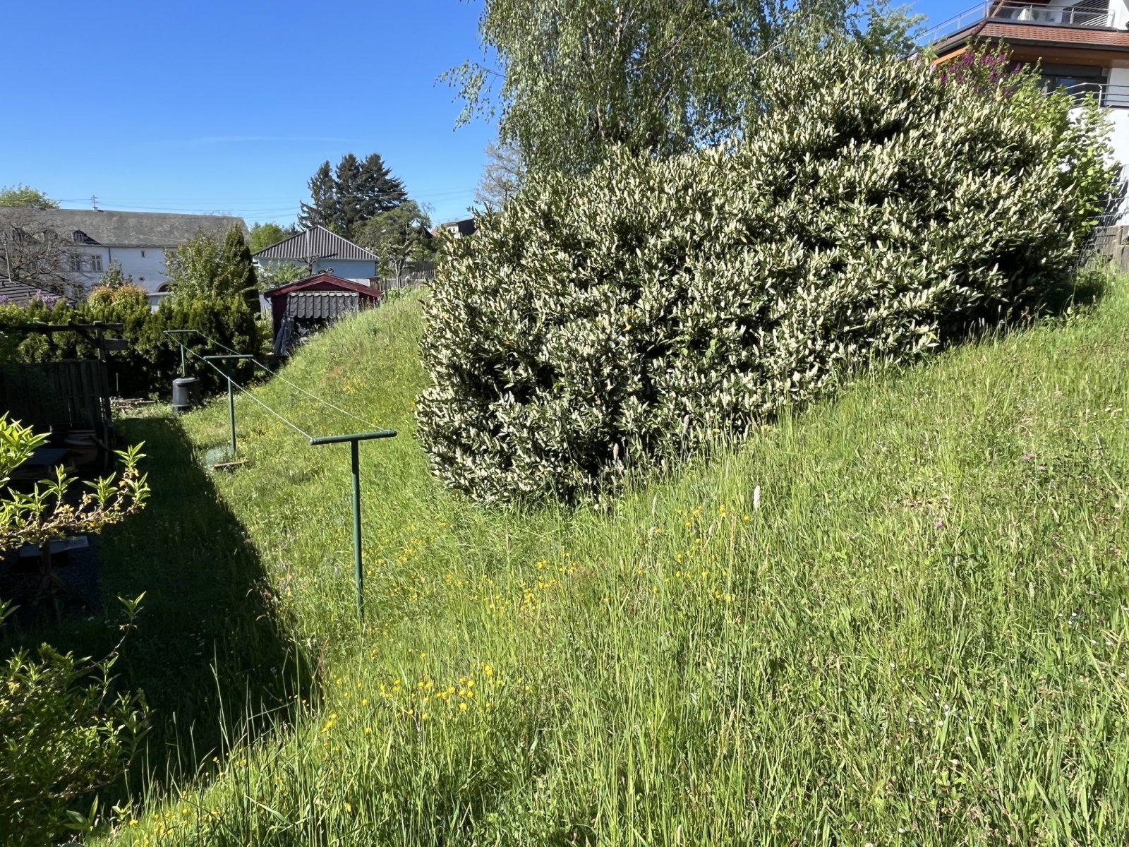 OTZENHAUSEN : BUNGALOW mit Vollkeller und POTENTIAL in ruhiger Wohnlage !