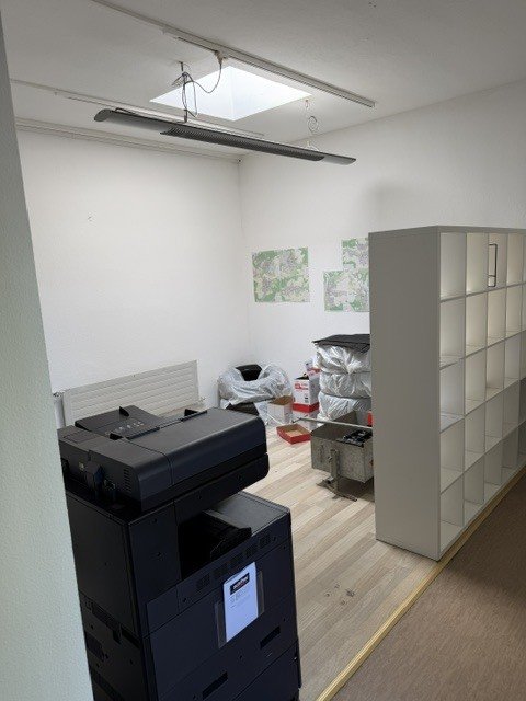 Moderne Bürofläche in Schmelz – 254 m² vielseitig nutzbar mit Freifläche und Stellplätzen