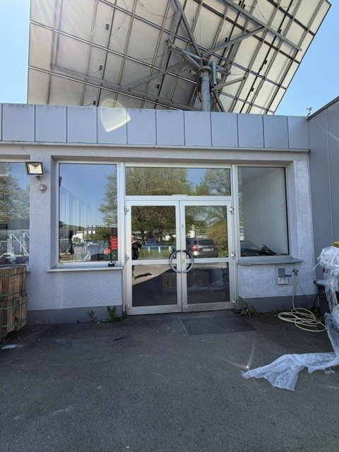 Moderne Bürofläche in Schmelz – 254 m² vielseitig nutzbar mit Freifläche und Stellplätzen