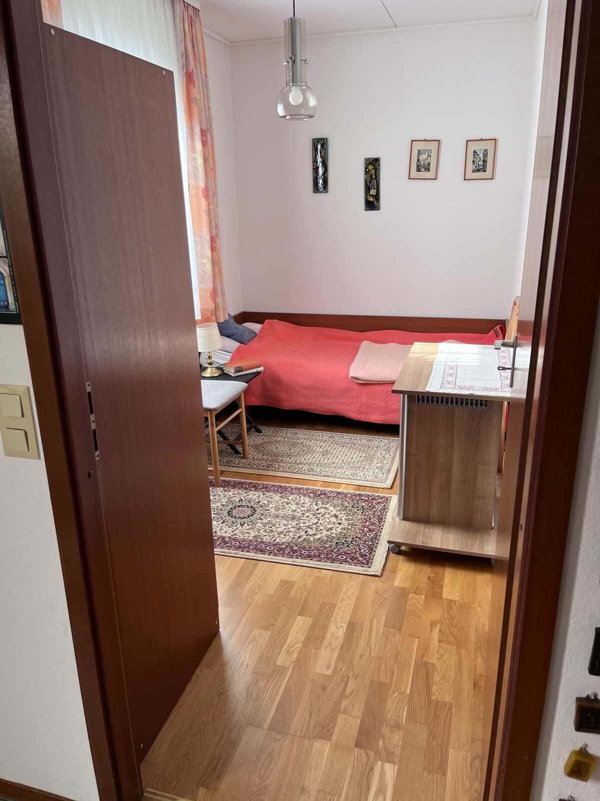 SPIESEN - ELVERSBERG : Kleiner BUNGALOW mit VOLLKELLER und separater GARAGE !