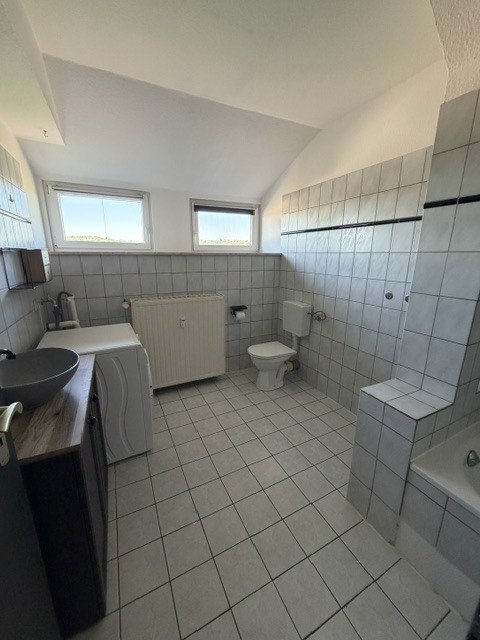 SCHMELZ : Schöne 3 ZKB - Dachgeschosswohnung im historischen = ALTEN RATHAUS = !