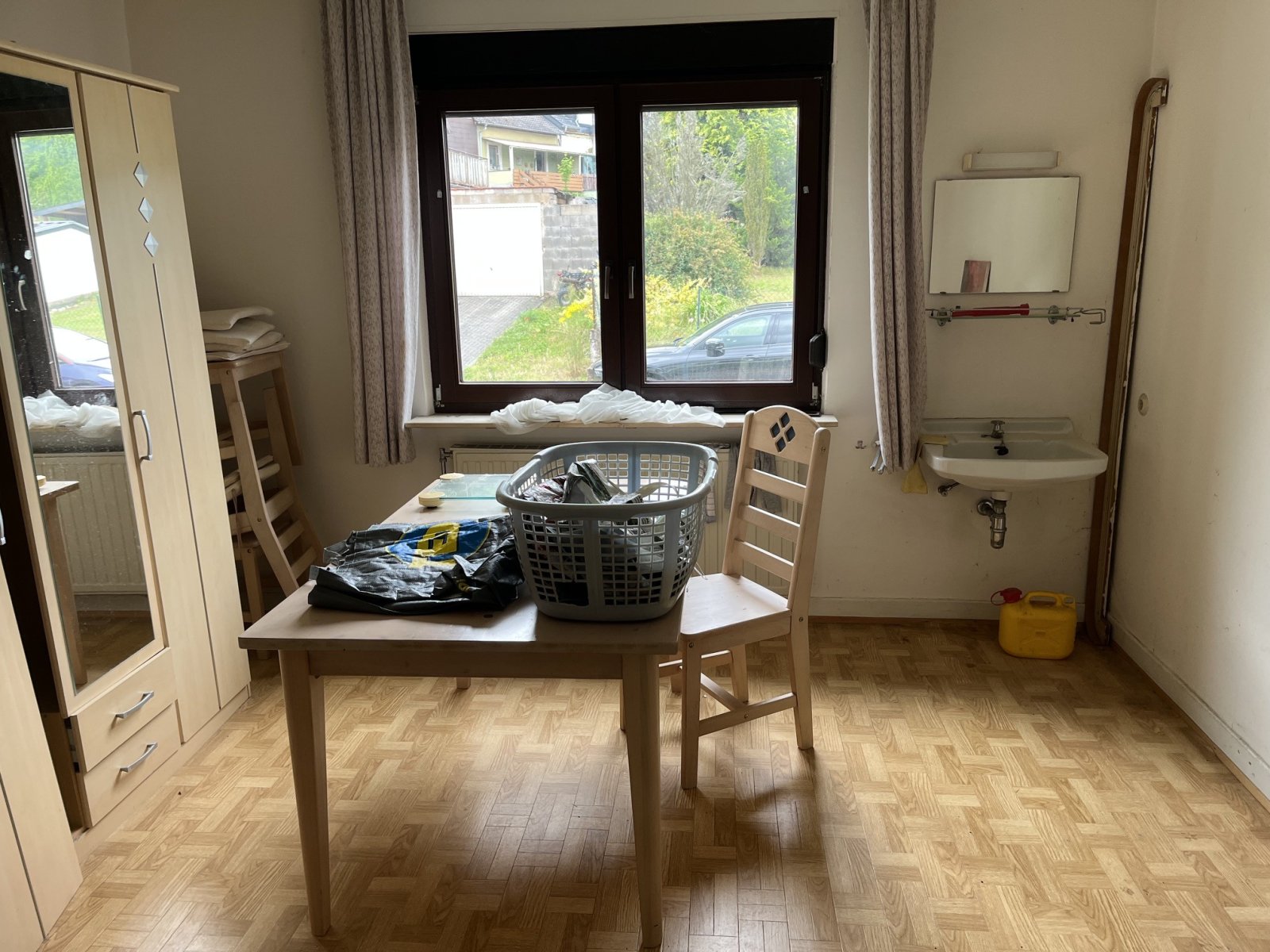 HAUSTADT: 1 - 2 FH mit POTENTIAL und 1689 m² TRAUMGRUNDSTÜCK !