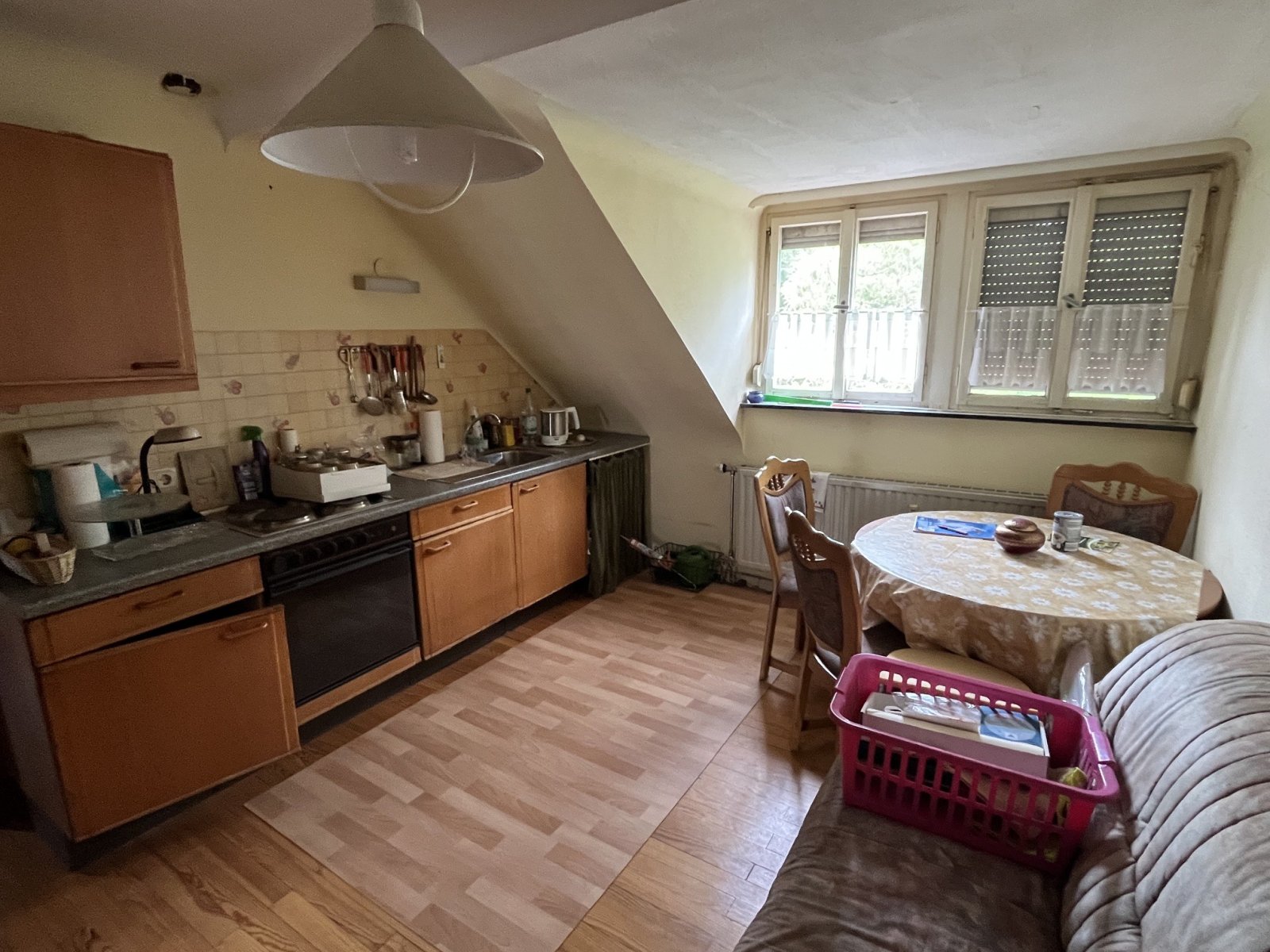HAUSTADT: 1 - 2 FH mit POTENTIAL und 1689 m² TRAUMGRUNDSTÜCK !