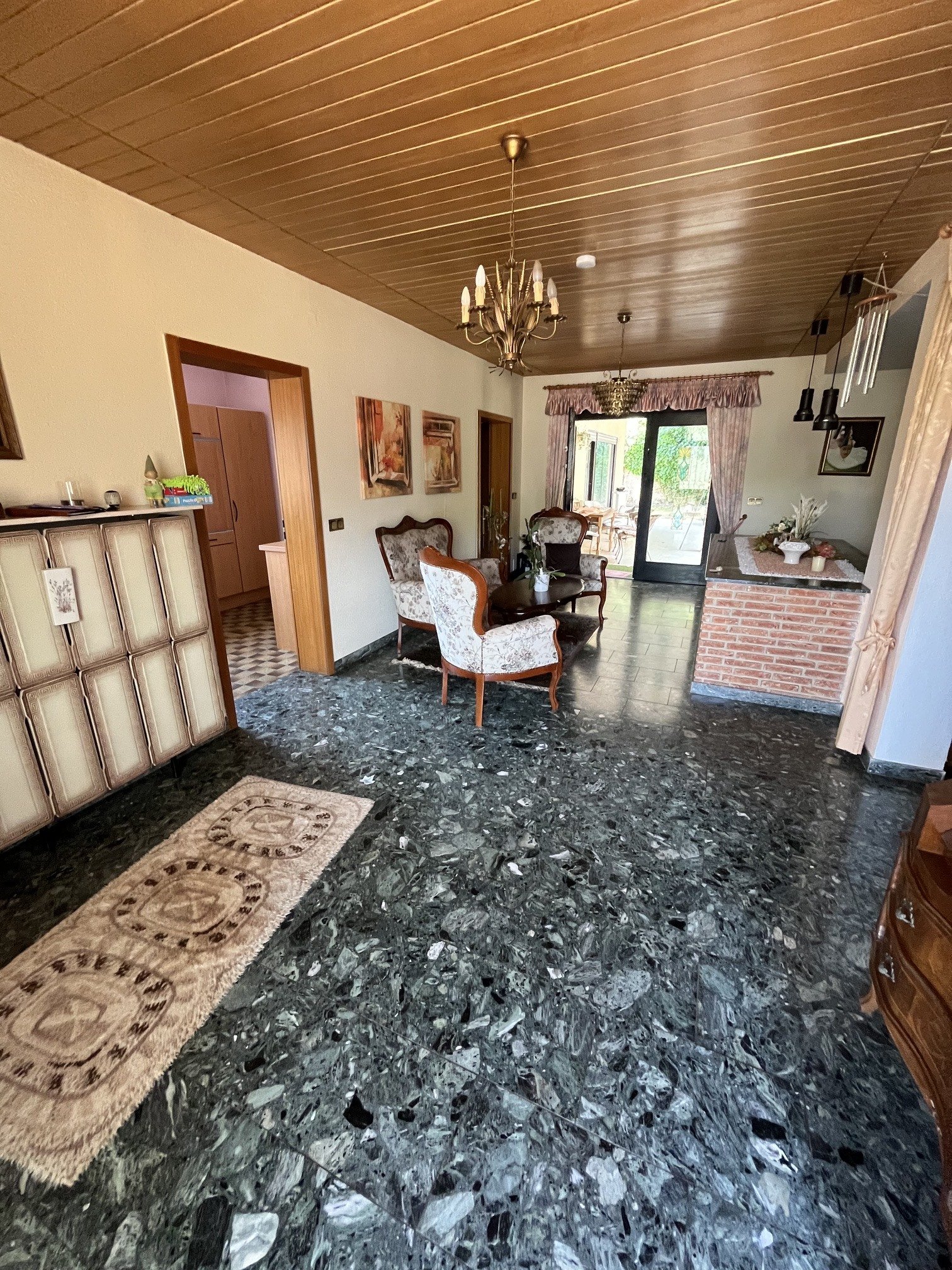 HAUSTADT : Solider BUNGALOW mit POTENTIAL in TRAUMLAGE direkt am WALDRAND !