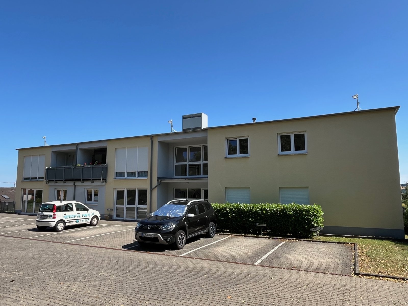 STEINBACH : 1 ZKB - Wohnung mit Terrasse und PHOTOVOLTAIK - ANLAGE für Kapitalanlager !