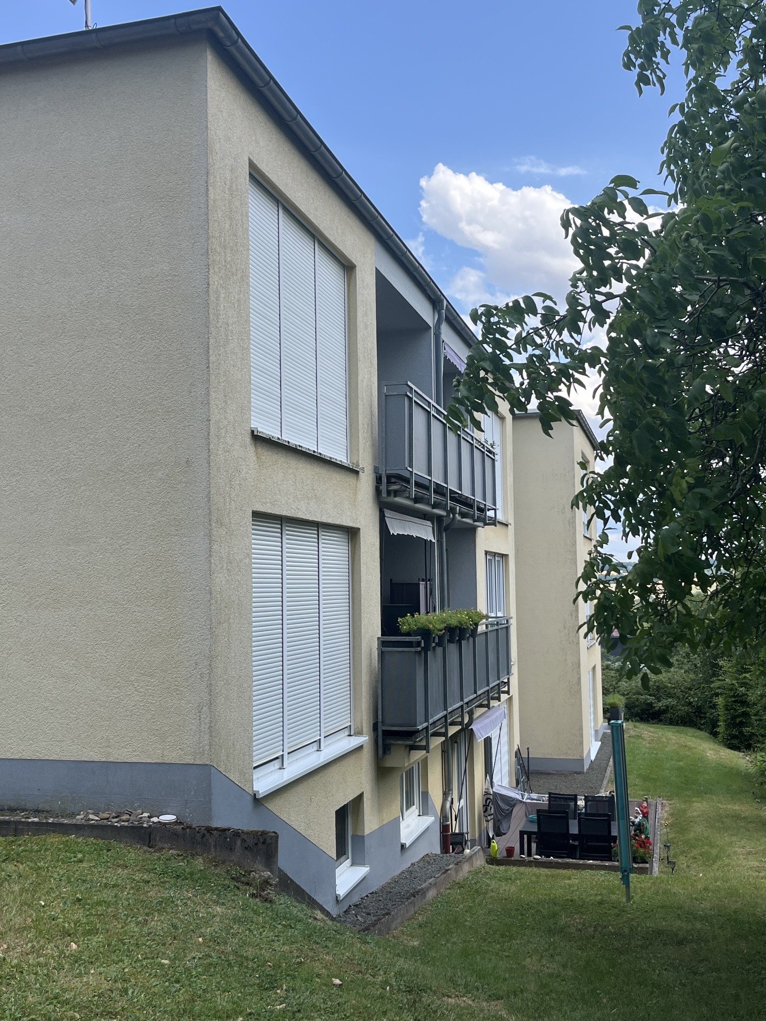 STEINBACH : 1 ZKB - WOHNUNG (vermietet ) mit Terrasse ideal für Kapitalanleger !