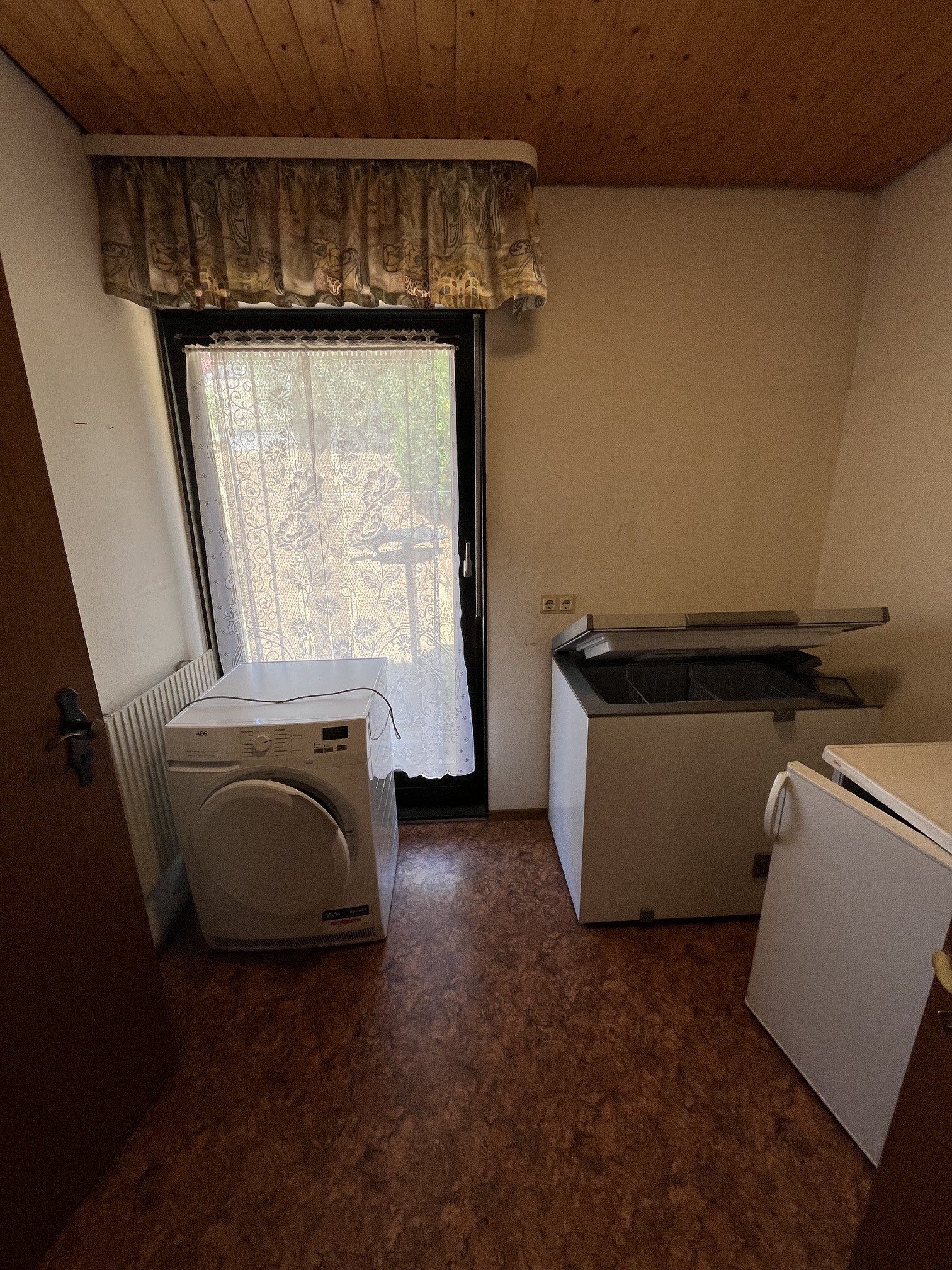 OTZENHAUSEN : BUNGALOW mit Vollkeller und POTENTIAL in ruhiger Wohnlage !