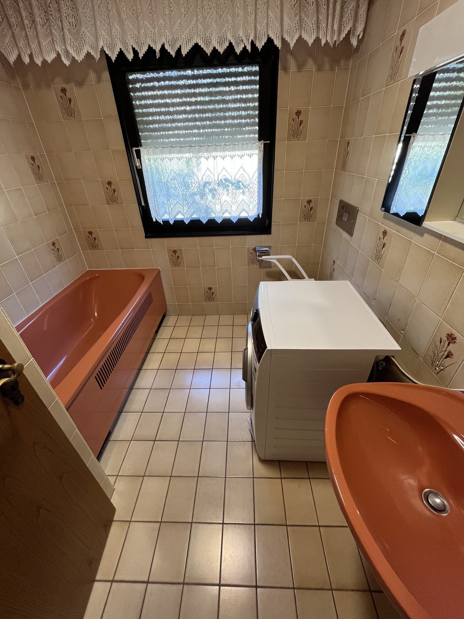 OTZENHAUSEN : BUNGALOW mit Vollkeller und POTENTIAL in ruhiger Wohnlage !