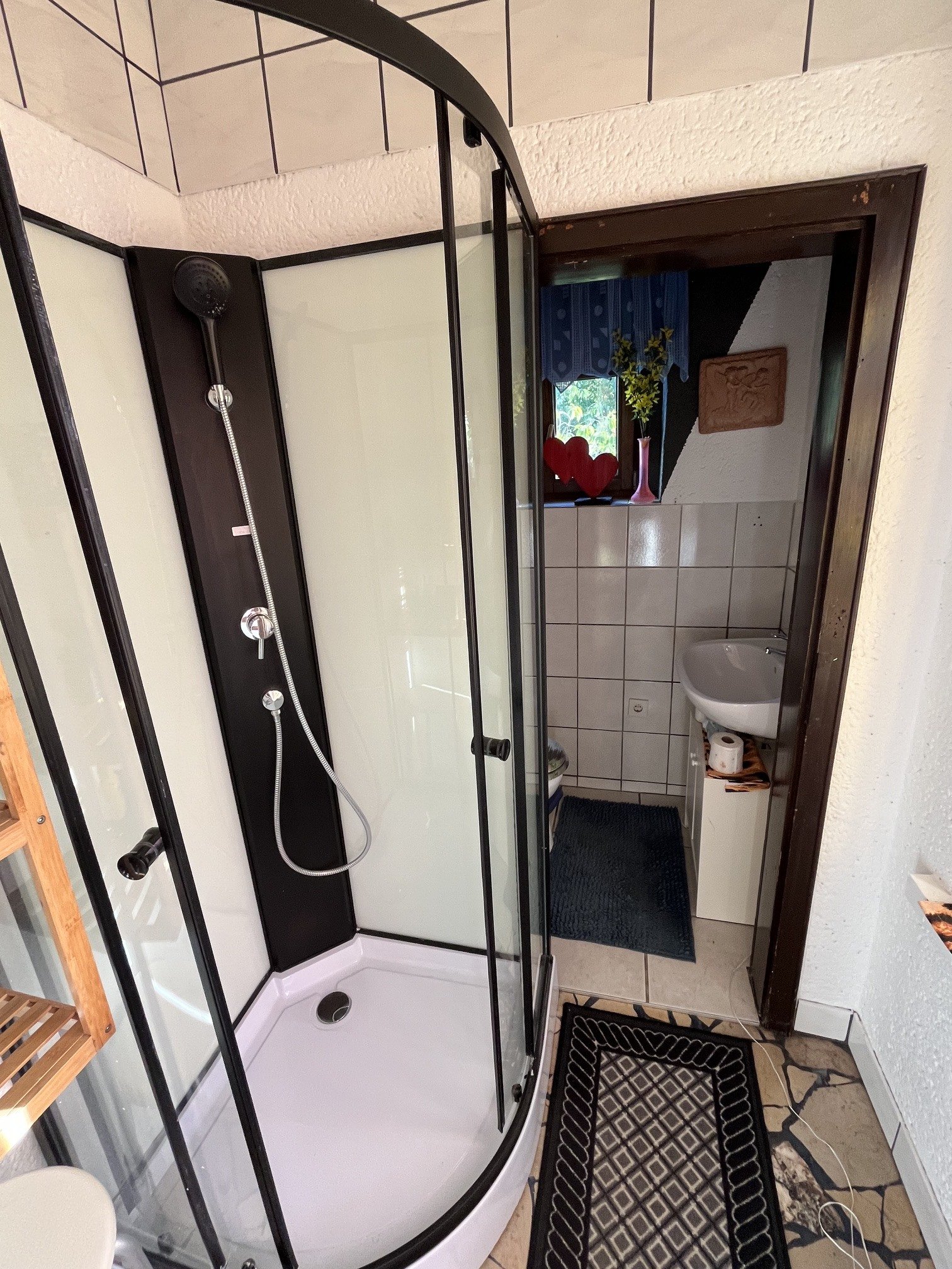DÖRSDORF : Charmantes Haus für = HANDWERKER = mit schönem Garten !