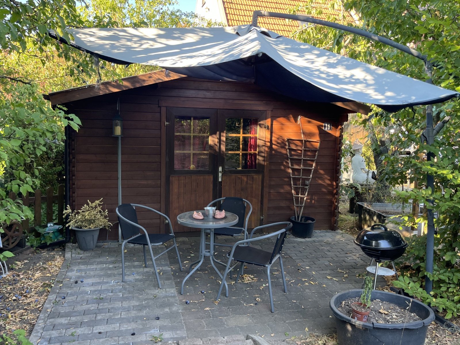 DÖRSDORF : Charmantes Haus für = HANDWERKER = mit schönem Garten !