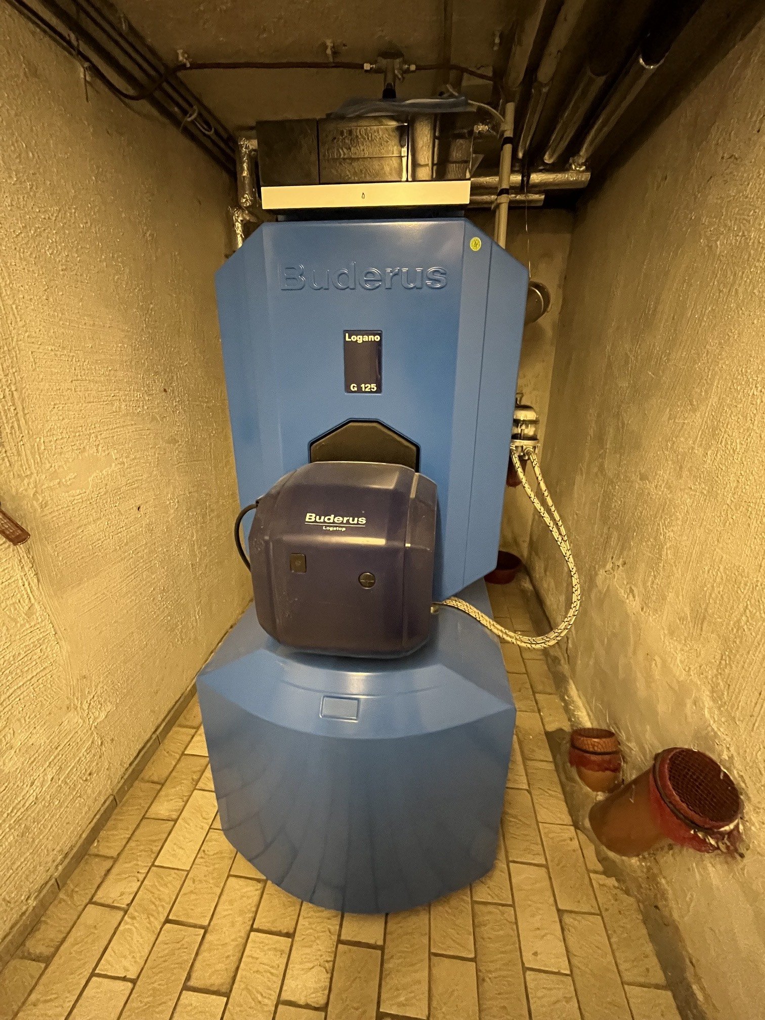 STEINBACH : Großzügiges RAUMWUNDER mit Potential wartet auf NEUE Bewohner !