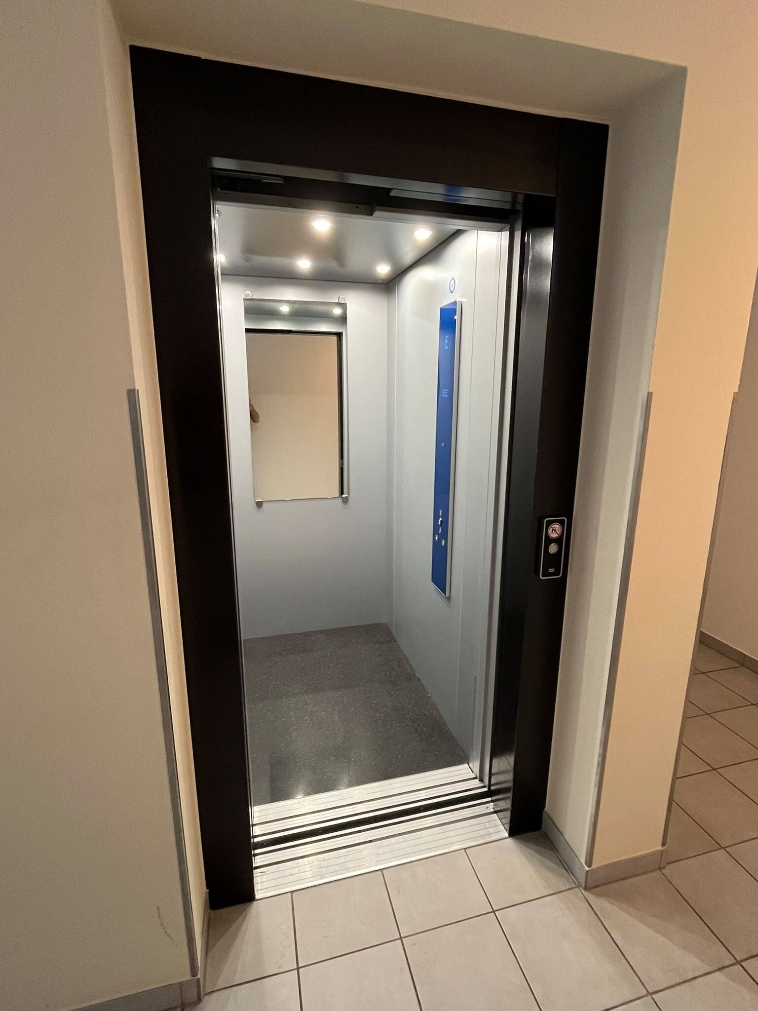 STEINBACH : 1 ZKB - WOHNUNG (vermietet ) mit Terrasse ideal für Kapitalanleger !