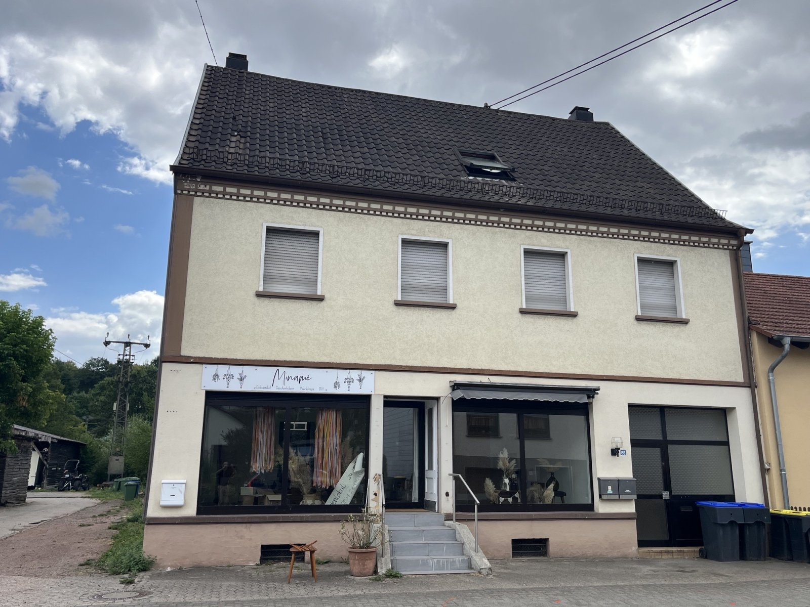 ASCHBACH : Gewerbefläche mit Stellplätzen warten auf neue NUTZUNG !