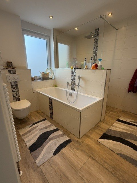 SPIESEN-ELVERSBERG : Sanierter ALTBAU - CHARME mit PV - ANLAGE und schönem GARTEN !