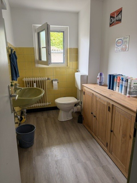 LEBACH : BÜRO- / PRAXISFLÄCHE mit BALKON in zentraler LAGE !